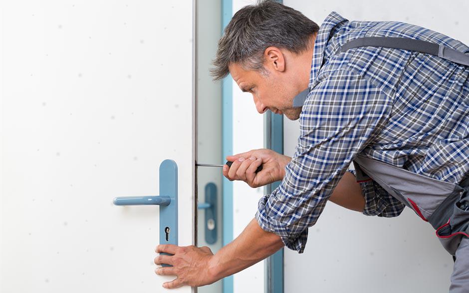 ouvrir une porte de chambre Villetaneuse